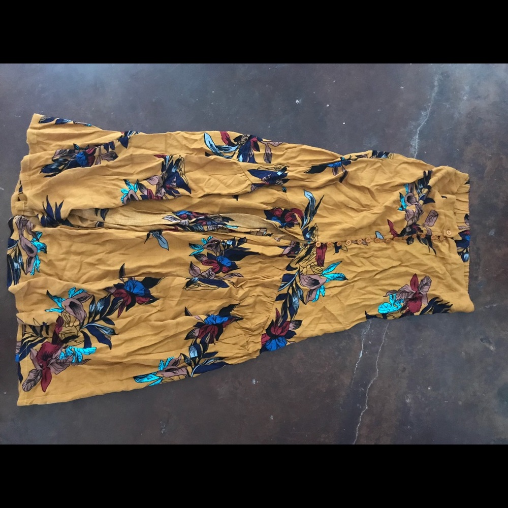 Button-down Maxi w/ front split